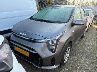 krockskadad bil auto Kia Picanto 1.0 DPI DynamicLine 2024/8