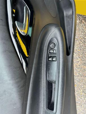 Citroën DS3 Cabrio 1.2 VTi Chic picture 17