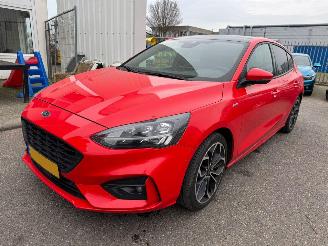 Damaged car Ford Focus 1.0 EcoBoost ST Line Business 2019/2
