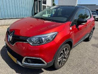 Damaged car Renault Captur 0.9 TCe Helly Hansen 2015/1