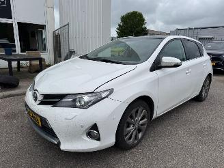 Unfallwagen Toyota Auris 1.8 AUTOMAAT Hybrid Executive 2013/8
