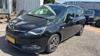 damaged passenger cars Opel Zafira Tourer 2018/9