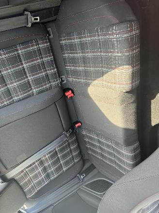 Volkswagen Golf 2.0 GTI picture 12