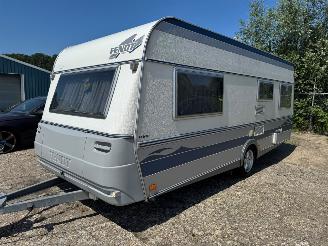 krockskadad bil caravan Fendt  170 1999/8