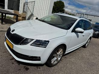 Unfallwagen Skoda Octavia Combi 1.5 AUTOMAAT TSI Greentech Business Edition Plus 2020/1