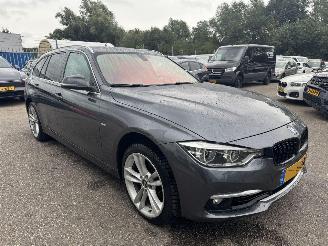 Damaged car BMW 3-serie 318i Luxury Edition 2018/9