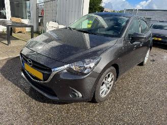 Vaurioauto  passenger cars Mazda 2 1.5 Skyactiv-G Dynamic 2017/6
