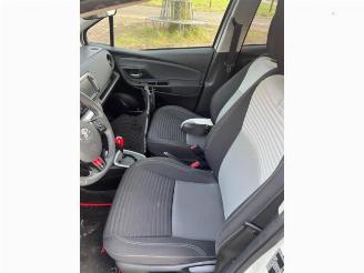 Toyota Yaris Yaris III (P13), Hatchback, 2010 / 2020 1.5 16V Hybrid picture 9