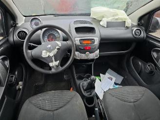 Peugeot 107 107, Hatchback, 2005 / 2014 1.0 12V picture 9