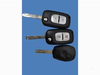 krockskadad bil auto Renault Clio Clio III (BR/CR), Hatchback, 2005 / 2014 1.5 dCi FAP 2011/5