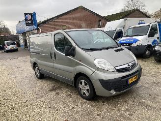 krockskadad bil bedrijf Opel Vivaro VIVARO 2.0 2X SCHUIFDEUR AIRCO MARGE !!! 2010/3