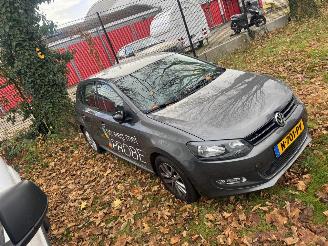 damaged passenger cars Volkswagen Polo POLO 1.2 AIRCO BENZINE 2011/1