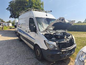 krockskadad bil auto Mercedes Sprinter SPRINTER 314 CDI LANG HOOG AIRCO 2016/12
