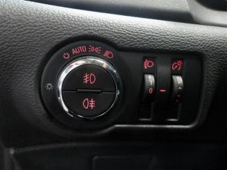 Opel Astra Astra J GTC (PD2/PF2), Hatchback 3-drs, 2011 / 2018 1.4 Turbo 16V ecoFLEX 140 picture 21