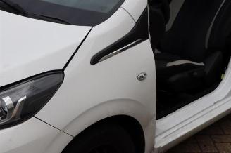 Peugeot 108 108, Hatchback, 2014 1.0 12V picture 27