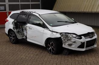 Vrakbiler auto Ford Focus Focus 3 Wagon, Combi, 2010 / 2020 1.6 SCTi 16V 2013/4