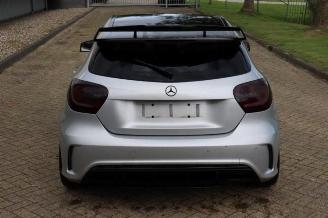 Vrakbiler auto Mercedes A-klasse A-Klasse AMG (W176), Hatchback, 2012 / 2018 2.0 A-45 AMG Turbo 16V 4-Matic 2015/12