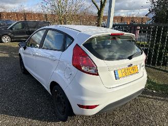 Vaurioauto  passenger cars Ford Fiesta 1.0 STYLE 2013/12