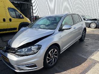 Voiture accidenté Volkswagen Golf 1.0 TSI TRENDLINE 2018/5