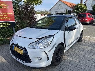 Citroën DS3 1.2 VTI BUSINESS picture 3