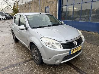 Voiture accidenté Dacia Sandero 1.6 LAUREATE 2008/10