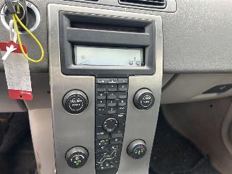 Volvo V-50 2.4 MOMENTUM picture 10