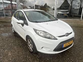 uszkodzony samochody osobowe Ford Fiesta 1.25 LIMITED 2011/3