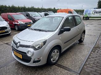 Unfallwagen Renault Twingo 10.2 16V  PARISIENNE 2014/6
