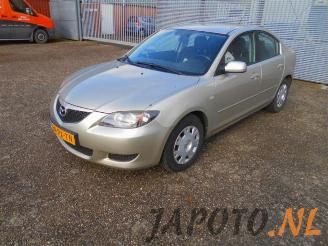 Vrakbiler auto Mazda 3 3 (BK12), Sedan, 2003 / 2009 1.6i 16V 2005/1