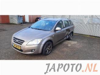 Auto da rottamare Kia Cee d Cee'd Sporty Wagon (EDF), Combi, 2007 / 2012 2.0 16V 2008/4