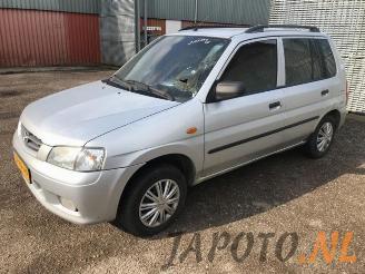 Vrakbiler auto Mazda Demio Demio (DW), MPV, 1996 / 2003 1.5 16V 2001/10