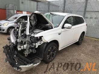 Coche siniestrado Mitsubishi Outlander Outlander (GF/GG), SUV, 2012 / 2022 2.0 16V PHEV 4x4 2018/1