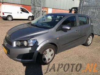 Coche siniestrado Chevrolet Aveo Aveo (300), Hatchback, 2006 / 2015 1.3 D 16V 2012/6