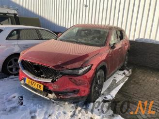 Vrakbiler auto Mazda CX-5 CX-5 (KF), SUV, 2016 2.0 SkyActiv-G 165 16V 4WD 2019/5