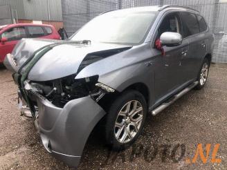 Salvage car Mitsubishi Outlander Outlander (GF/GG), SUV, 2012 2.0 16V PHEV 4x4 2013/11