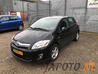Vrakbiler auto Toyota Auris Auris (E15), Hatchback, 2006 / 2012 1.8 16V HSD Full Hybrid 2011/4