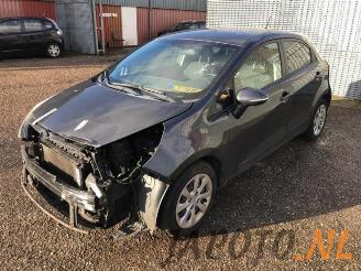 demontáž osobní automobily Kia Rio Rio III (UB), Hatchback, 2011 / 2017 1.2 CVVT 16V 2013/11
