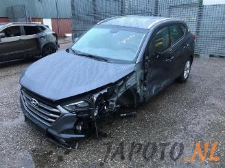 Vrakbiler auto Hyundai Tucson Tucson (TL), SUV, 2015 1.7 CRDi 16V 2WD 2016/4