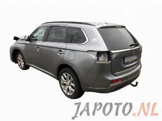 Mitsubishi Outlander Outlander (GF/GG), SUV, 2012 / 2022 2.0 16V PHEV 4x4 picture 3