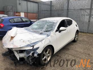 Salvage car Mazda 3 3 Sport (BP), Hatchback, 2018 2.0 SkyActiv-X M Hybrid 16V 2020/1