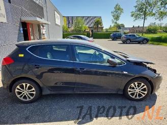 Kia Cee d Cee'd (JDB5), Hatchback 5-drs, 2012 / 2018 1.6 CRDi 16V VGT picture 6