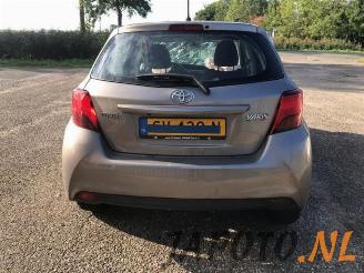 Toyota Yaris Yaris III (P13), Hatchback, 2010 / 2020 1.33 16V Dual VVT-I picture 4