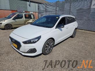 Coche siniestrado Hyundai I-30 i30 Wagon (PDEF5), Combi, 2017 1.4 T-GDI 16V 2019/6