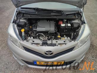 Toyota Yaris Yaris III (P13), Hatchback, 2010 / 2020 1.0 12V VVT-i picture 18