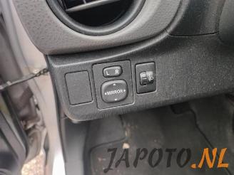 Toyota Yaris Yaris III (P13), Hatchback, 2010 / 2020 1.0 12V VVT-i picture 12