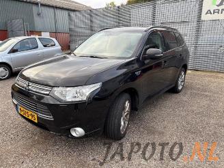  Mitsubishi Outlander Outlander (GF/GG), SUV, 2012 / 2022 2.0 16V PHEV 4x4 2013/12