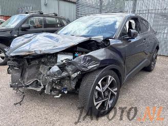 Salvage car Toyota C-HR C-HR (X1,X5), SUV, 2016 1.8 16V Hybrid 2023/7