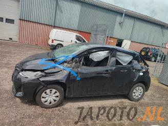 Vrakbiler auto Toyota Yaris Yaris III (P13), Hatchback, 2010 / 2020 1.0 12V VVT-i 2016/11