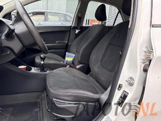 Kia Picanto Picanto (TA), Hatchback, 2011 / 2017 1.0 12V picture 14