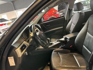 BMW 3-serie 320i Luxury Line NL NAP! picture 16